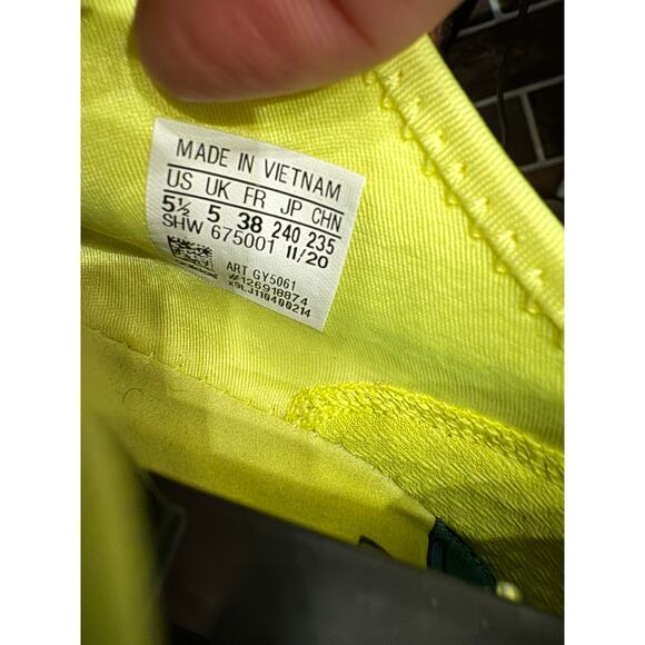 Adidas NMD R1 V2 Solar Yellow Size 5.5 Y in Excellent Condition!! - Picture 6 of 7